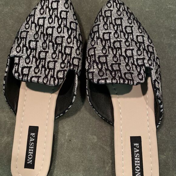 #328 FASHION Fabric Silver metallic Mules - Picture 5 of 8